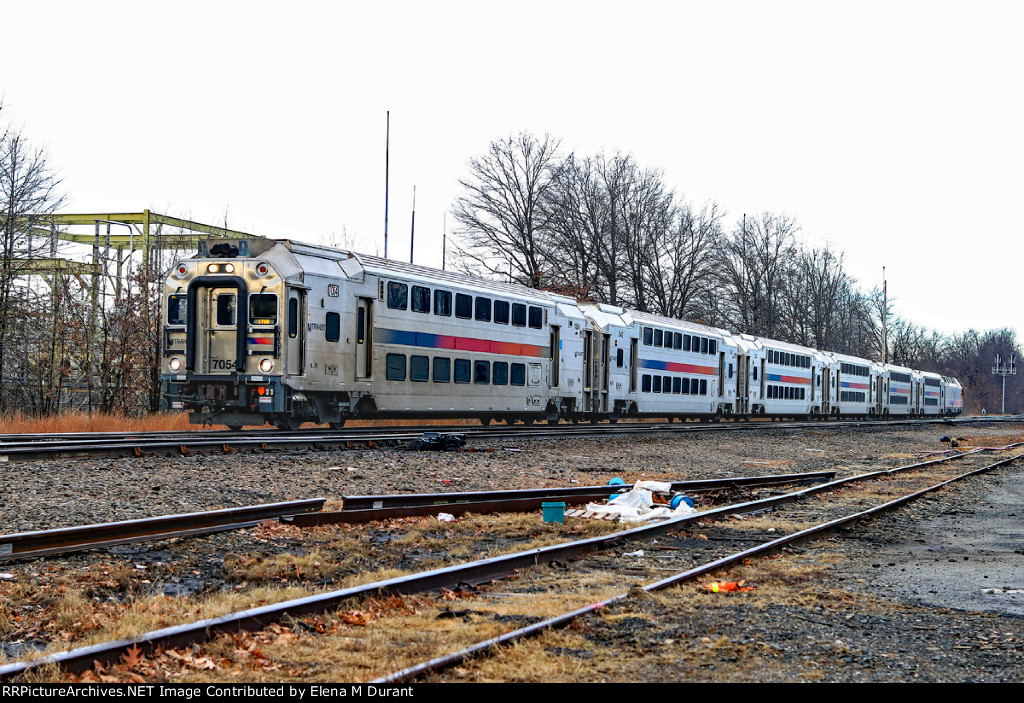 NJT 7054 on train 1710